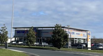 Emplacement n°1 – 1230m2 A LOUER Emplacement n°1 – 1230m2 A LOUER