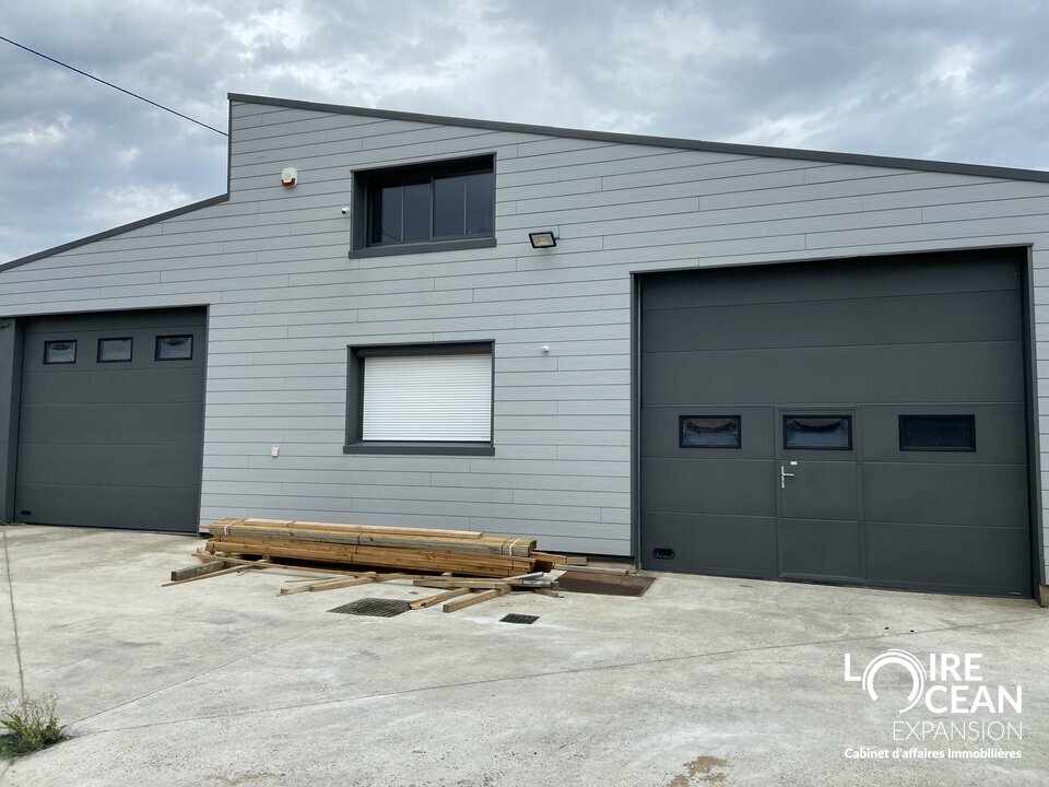 Local d'activité Immobilier d'entreprise et de commerce NANTES entrepôt atelier artisan